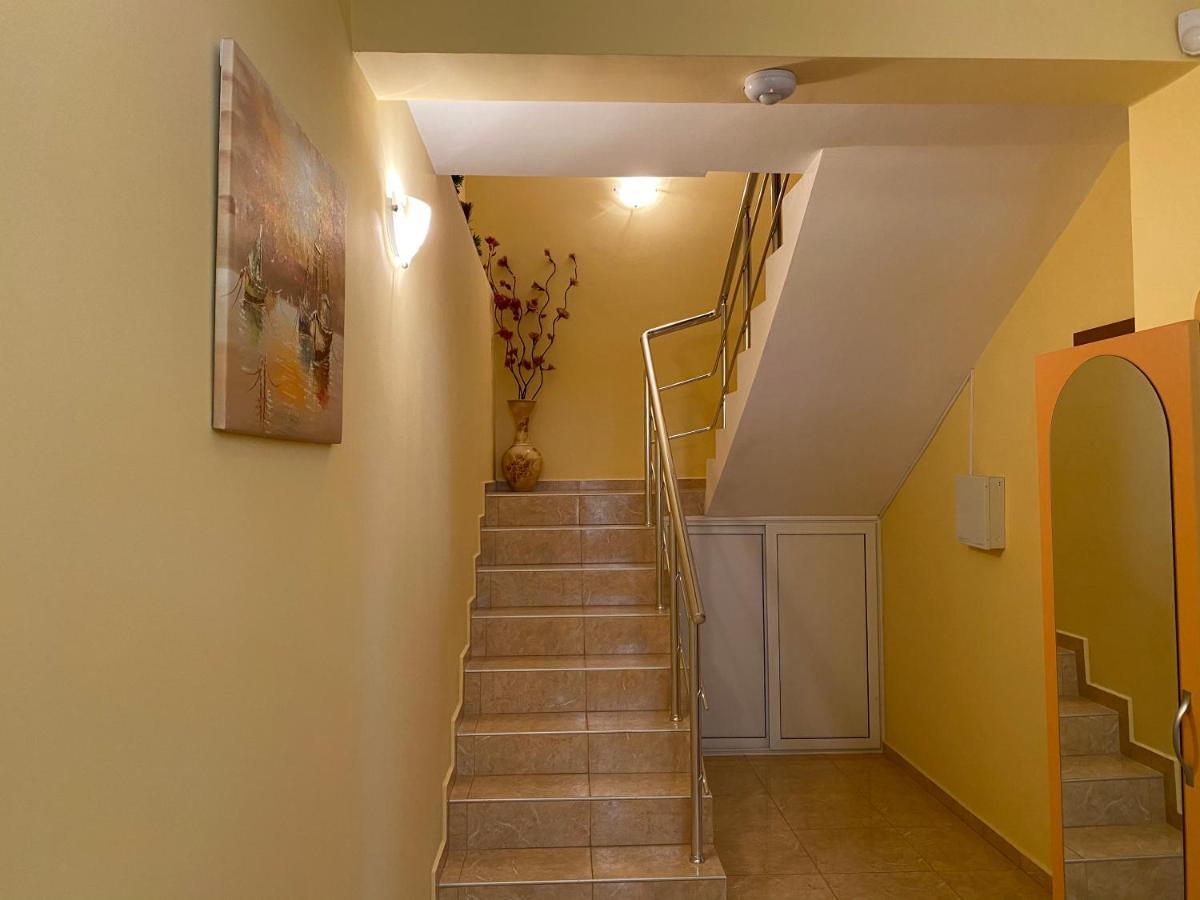 Sunny Guest House Равда Экстерьер фото