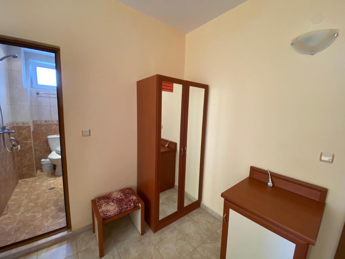 Sunny Guest House Равда Экстерьер фото