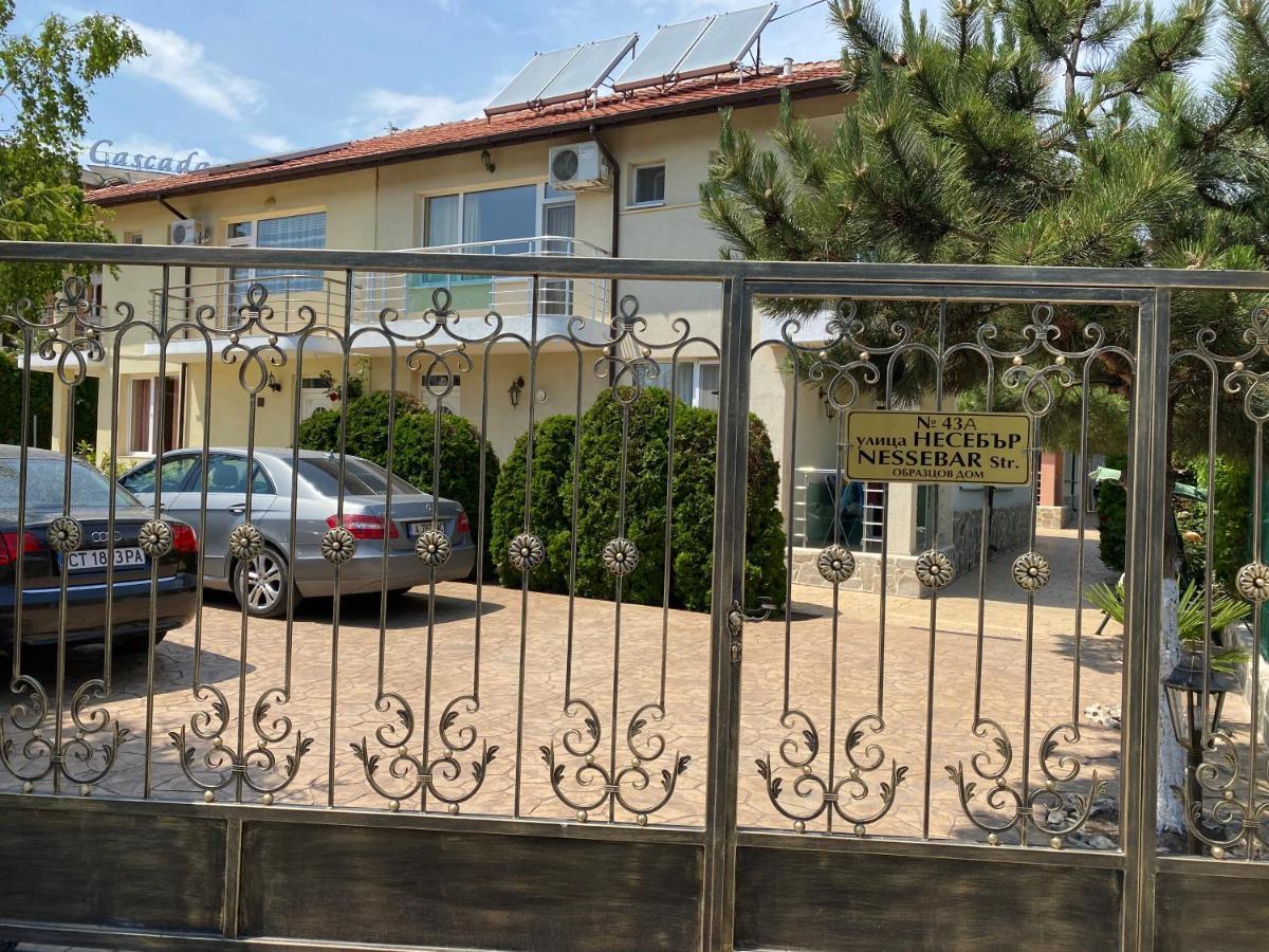Sunny Guest House Равда Экстерьер фото